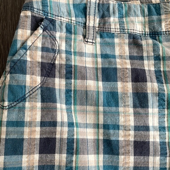 Sz10 Sonoma plaid cuffed shorts in blues and cream colours. GUC - Picture 5 of 6
